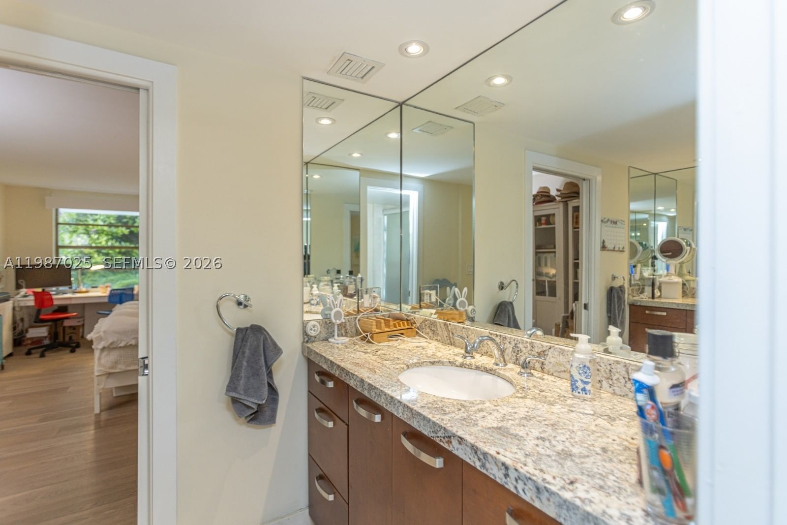 Real estate property located at 155 Ocean Lane Dr #201, Miami-dade, Commodore Club West Condo, Key Biscayne, FL