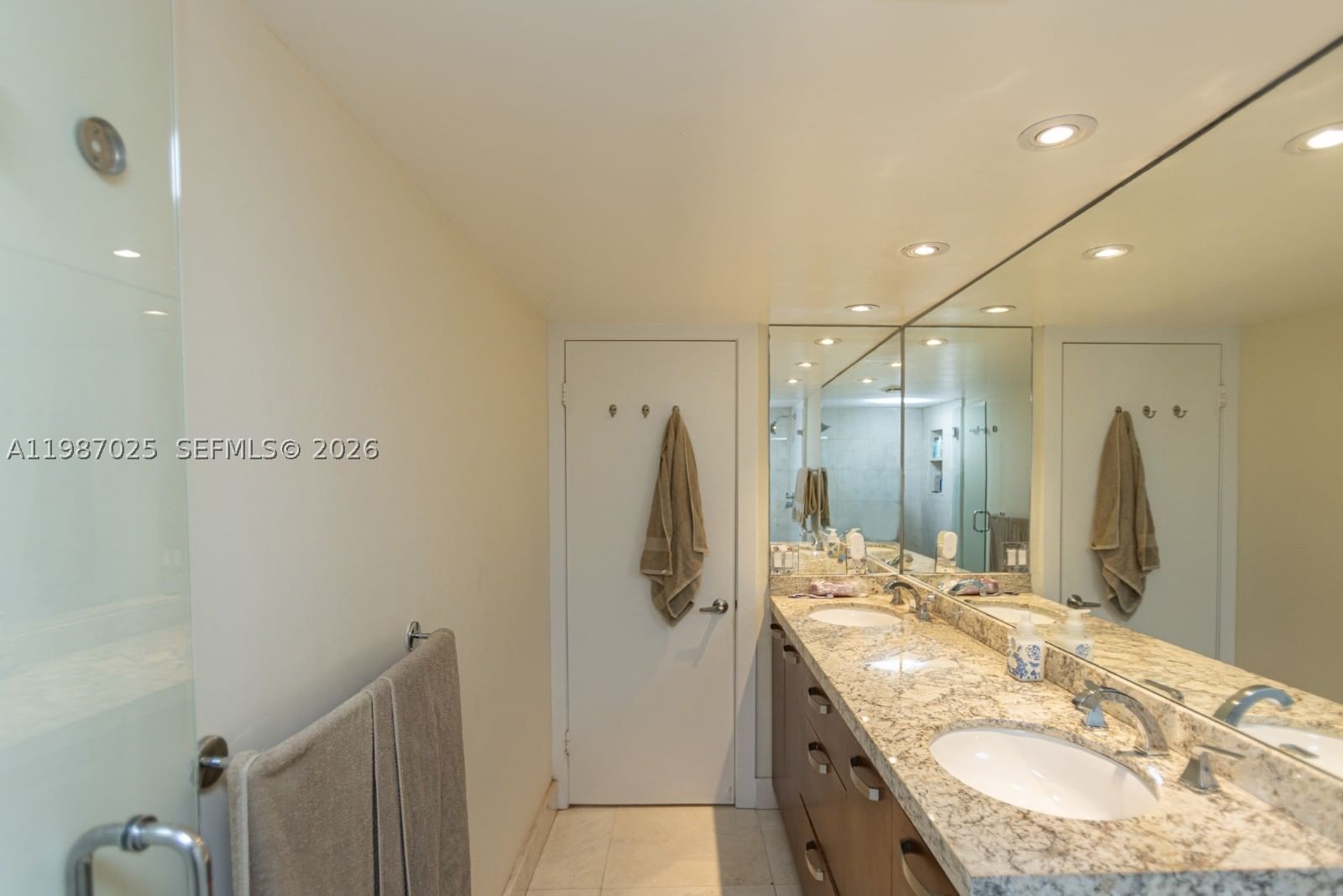 Real estate property located at 155 Ocean Lane Dr #201, Miami-dade, Commodore Club West Condo, Key Biscayne, FL