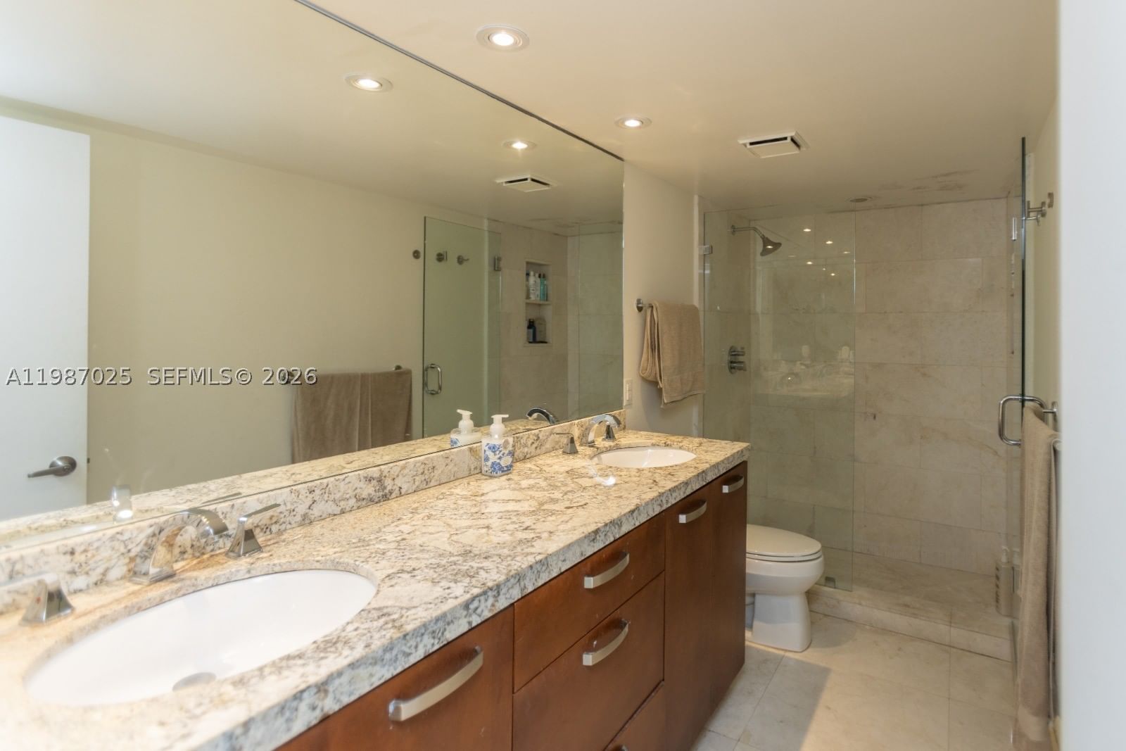 Real estate property located at 155 Ocean Lane Dr #201, Miami-dade, Commodore Club West Condo, Key Biscayne, FL