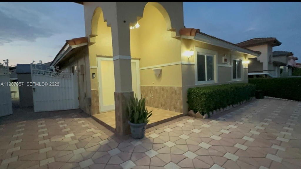 Real estate property located at 8807 109th Ter, Miami-dade, Berkshire Sub, Hialeah Gardens, FL