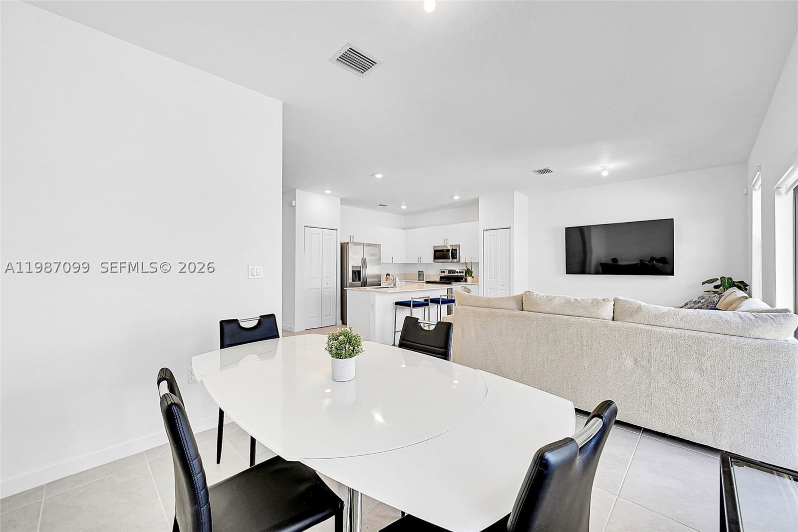 Real estate property located at 20357 4th Path, Miami-dade, Vista Lago, Miami Gardens, FL