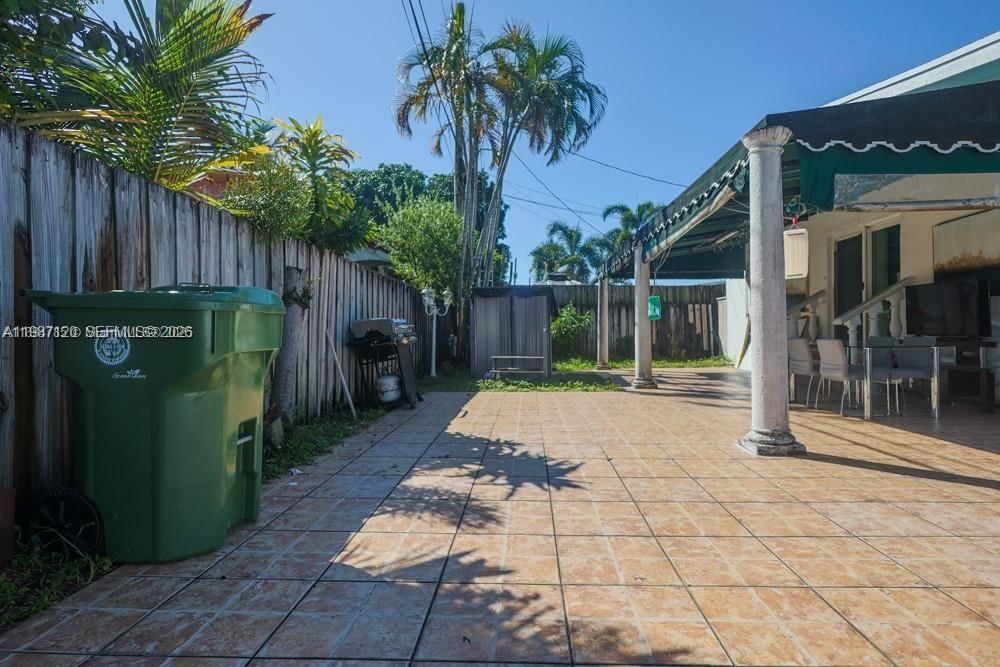 Real estate property located at 3495 2nd Ave, Miami-dade, Bradley Heights, Hialeah, FL
