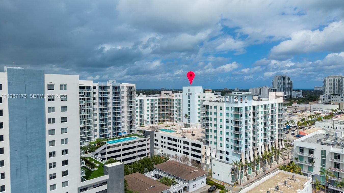 Real estate property located at 140 Dixie Hwy #403, Broward, Hollywood Station Res Con, Hollywood, FL