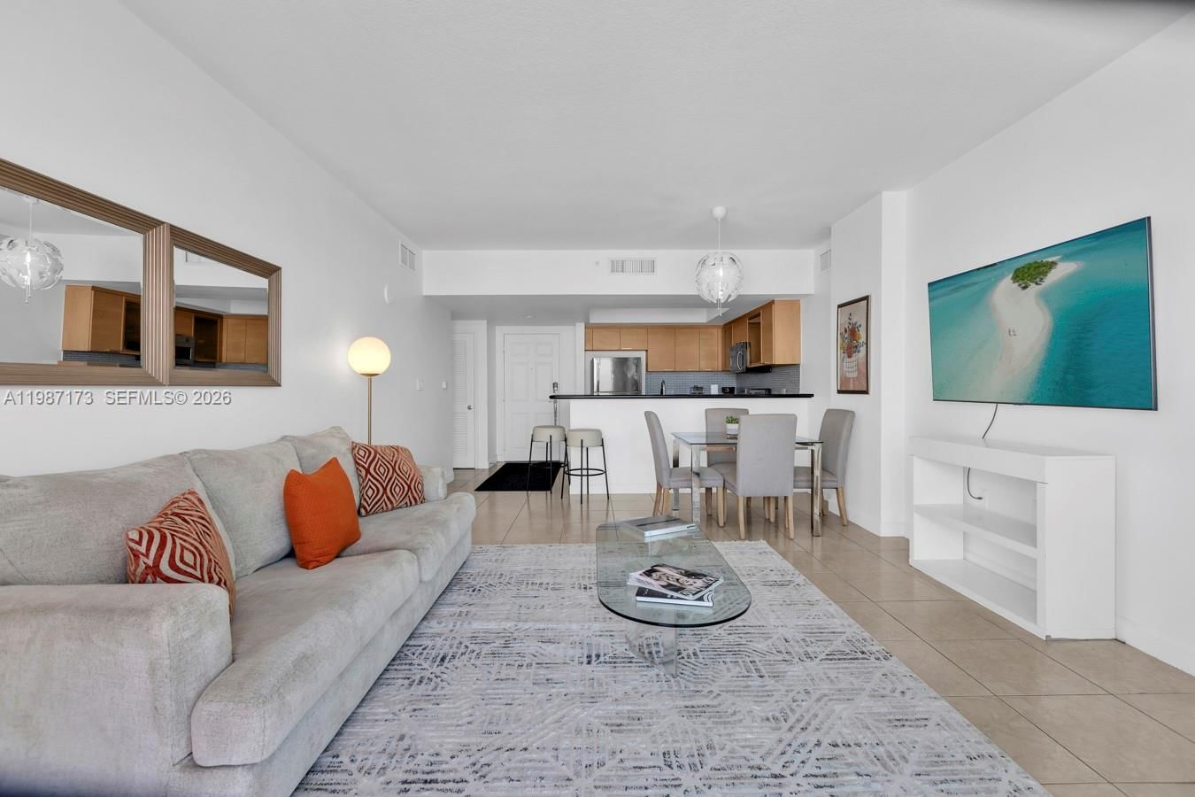 Real estate property located at 140 Dixie Hwy #403, Broward, Hollywood Station Res Con, Hollywood, FL
