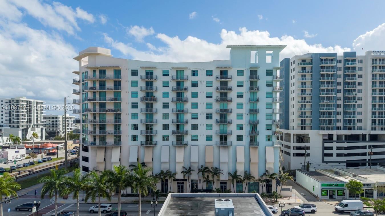Real estate property located at 140 Dixie Hwy #403, Broward, Hollywood Station Res Con, Hollywood, FL