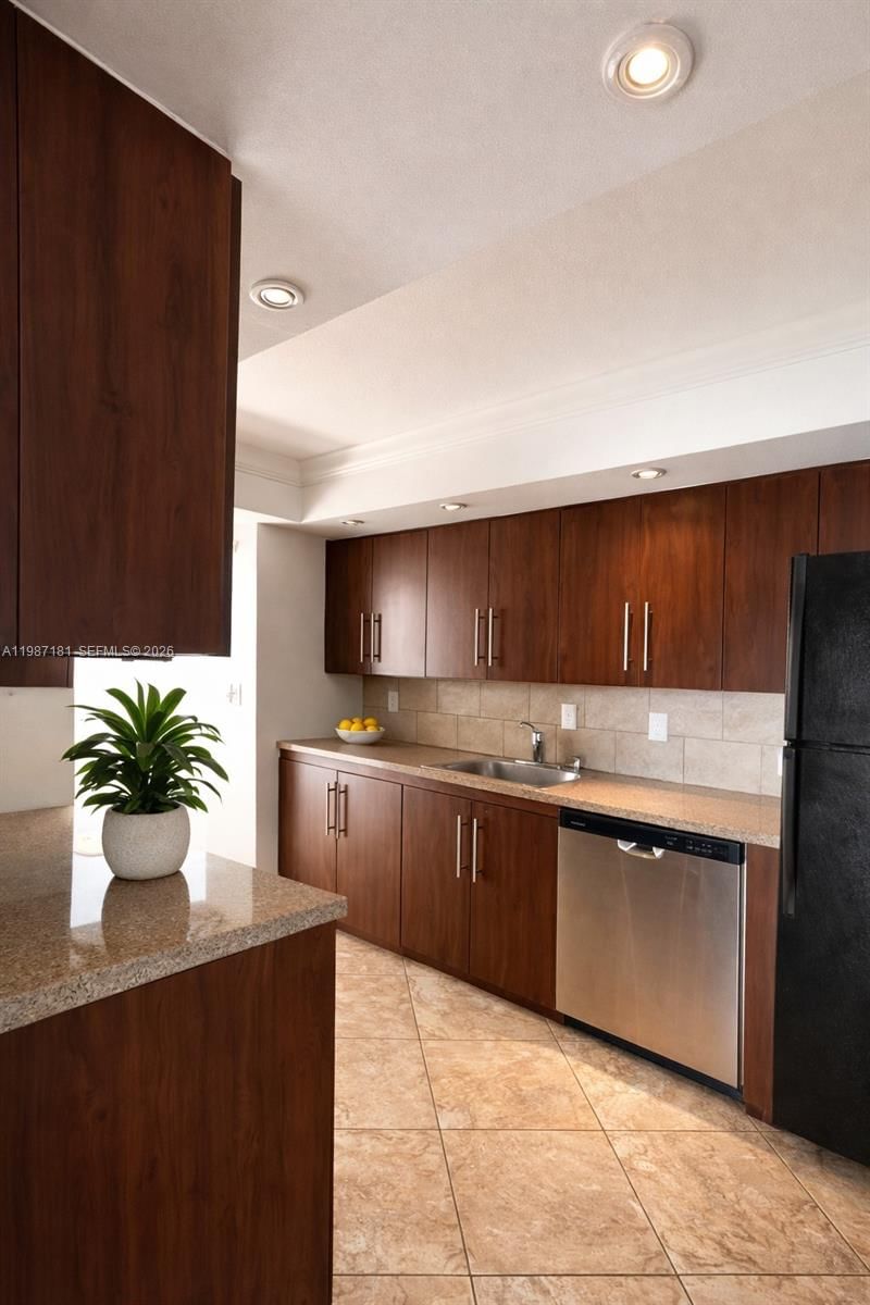 Real estate property located at 2401 Ocean Dr #701, Broward, Britannia At Quadomain Co, Hollywood, FL