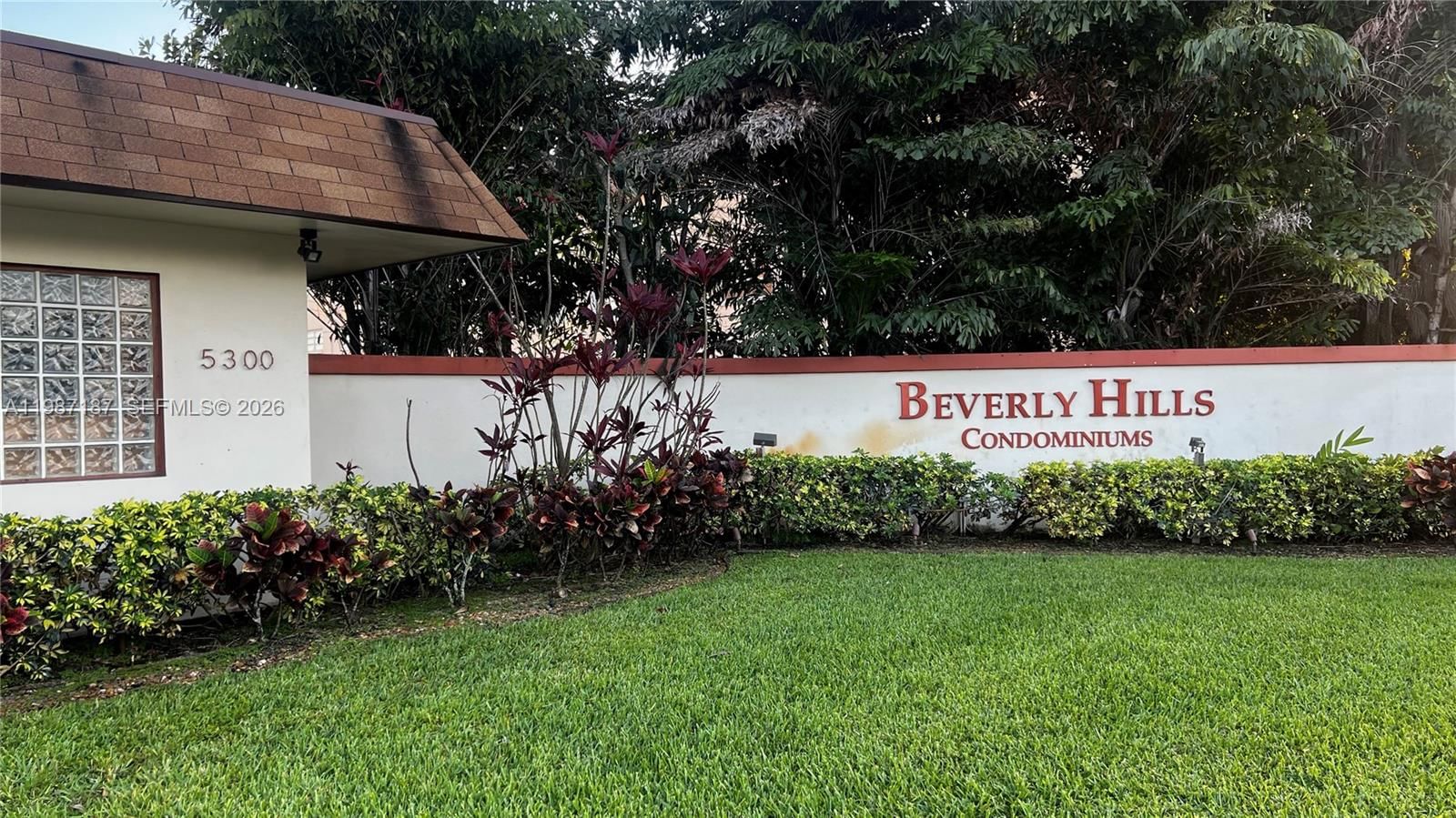 Real estate property located at 5300 Washington St K223, Broward, Beverly Hills Condo Numbe, Hollywood, FL