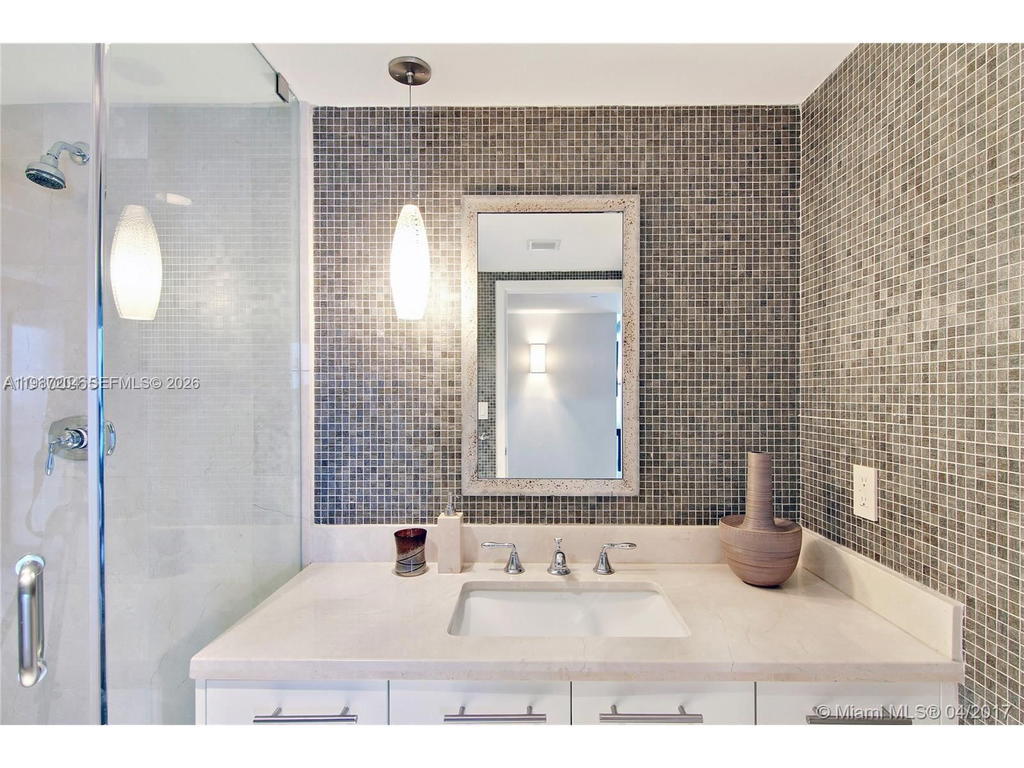 Real estate property located at 6801 COLLINS AVE #1104, Miami-dade, Carillon Beach, Miami Beach, FL