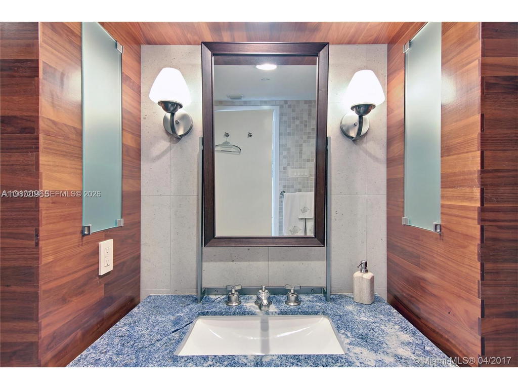 Real estate property located at 6801 COLLINS AVE #1104, Miami-dade, Carillon Beach, Miami Beach, FL