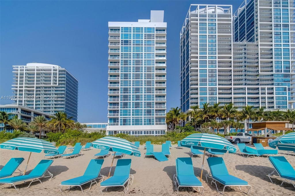 Real estate property located at 6801 COLLINS AVE #1104, Miami-dade, Carillon Beach, Miami Beach, FL