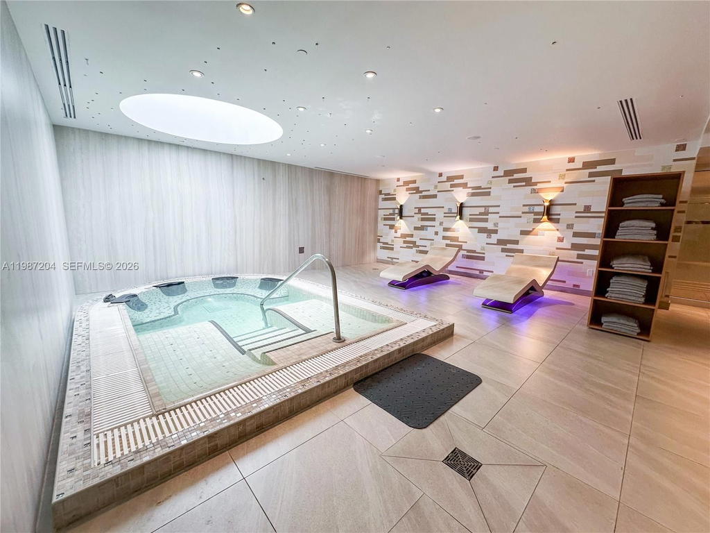 Real estate property located at 6801 COLLINS AVE #1104, Miami-dade, Carillon Beach, Miami Beach, FL