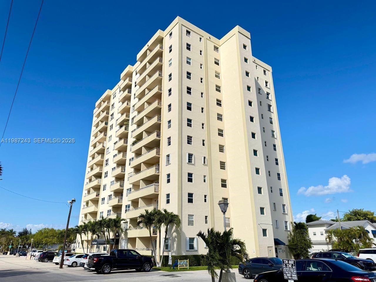 Real estate property located at 900 18th Avenue #304, Broward, Victoria Park Tower Condo, Fort Lauderdale, FL