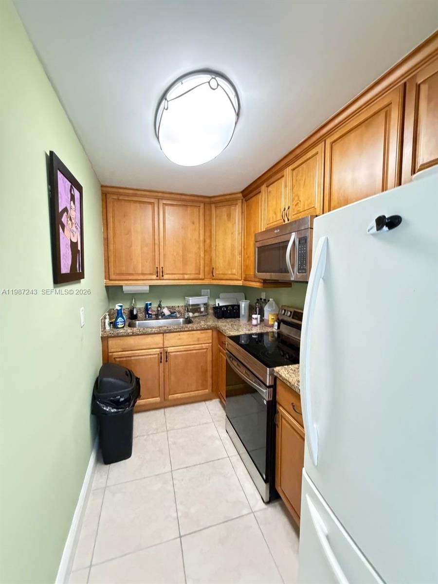 Real estate property located at 900 18th Avenue #304, Broward, Victoria Park Tower Condo, Fort Lauderdale, FL