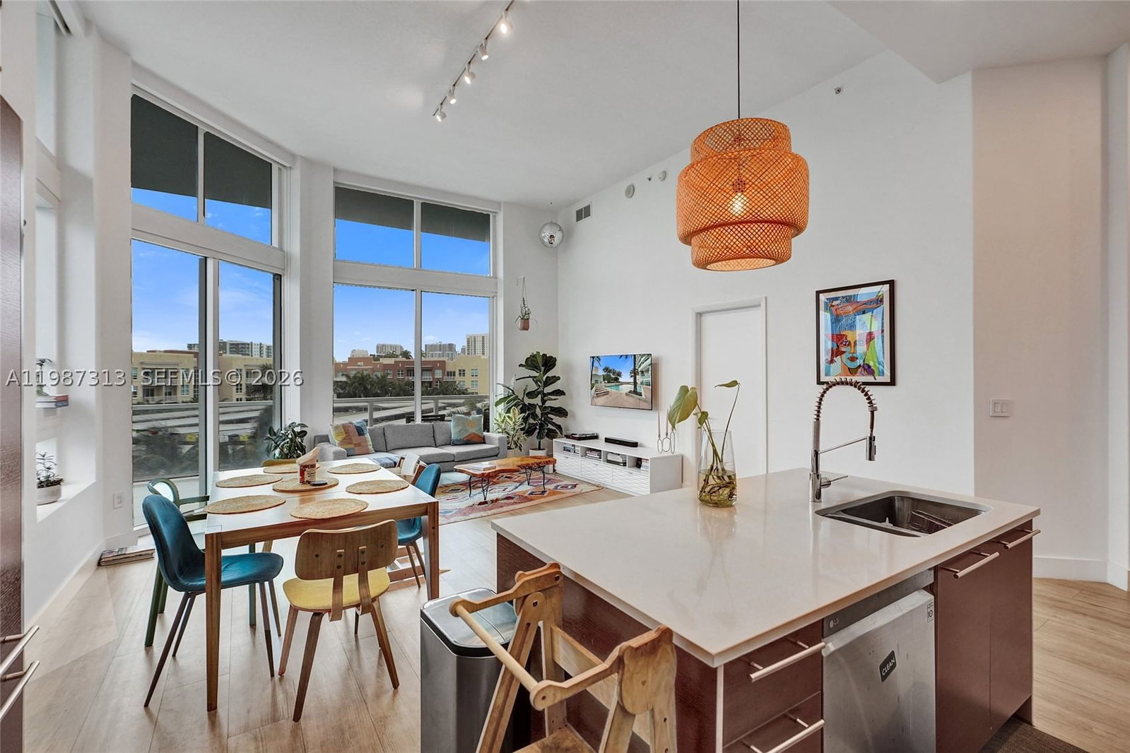 Real estate property located at 1900 Bayshore Dr #816, Miami-dade, Quantum On The Bay Condo, Miami, FL