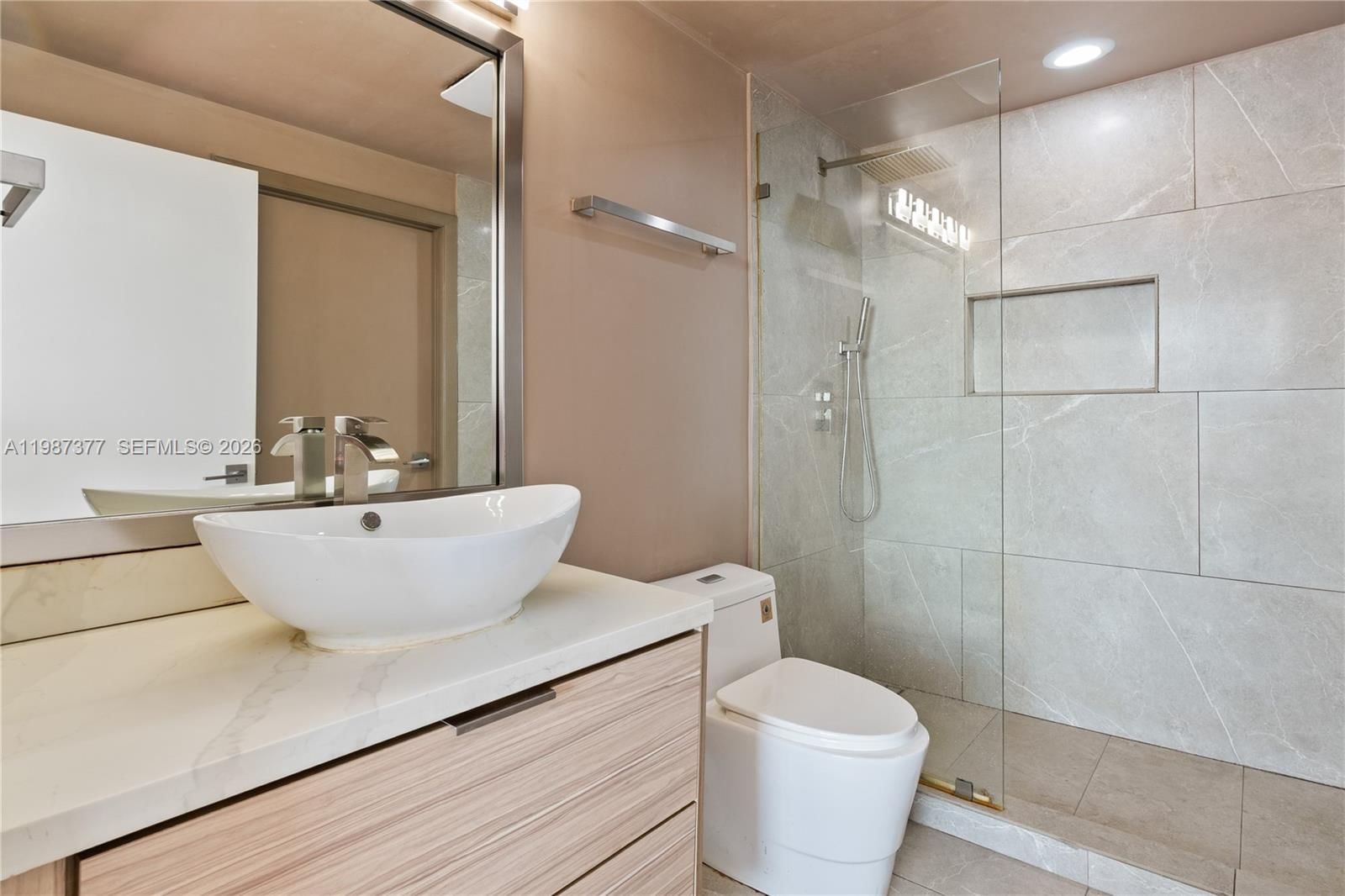 Real estate property located at 90 3rd St #4301, Miami-dade, Ivy Condo, Miami, FL