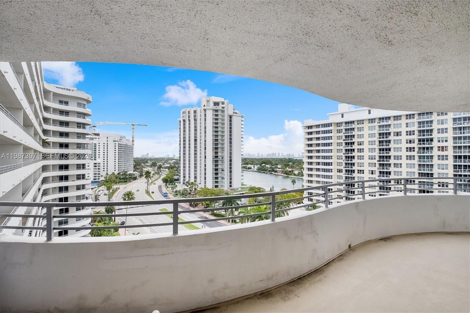 Real estate property located at 5555 Collins Ave #11A, Miami-dade, Oceanside Plaza Condo, Miami Beach, FL
