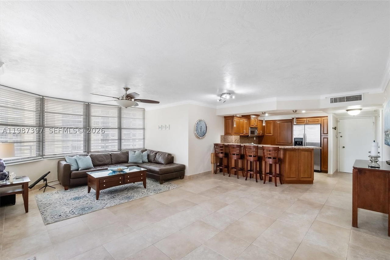 Real estate property located at 5555 Collins Ave #11A, Miami-dade, Oceanside Plaza Condo, Miami Beach, FL