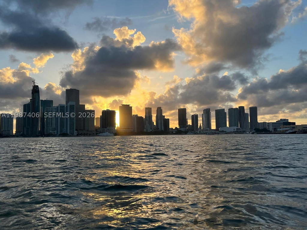 Real estate property located at 3530 Mystic Pointe Dr #1412, Miami-dade, Mystic Pointe Tower 500 C, Aventura, FL