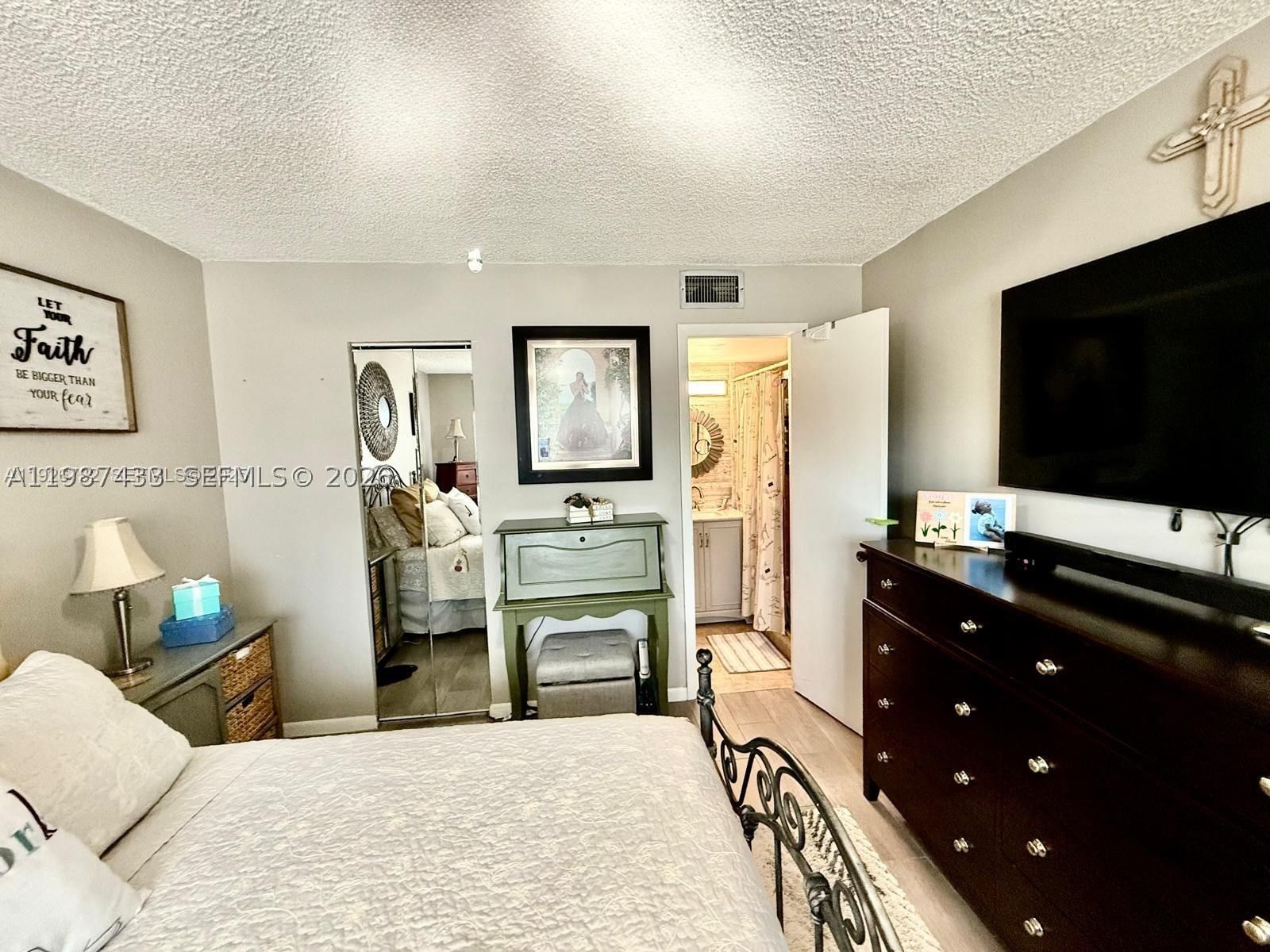 Real estate property located at 10616 10th St #104, Broward, Fairview At Pembroke Poin, Pembroke Pines, FL