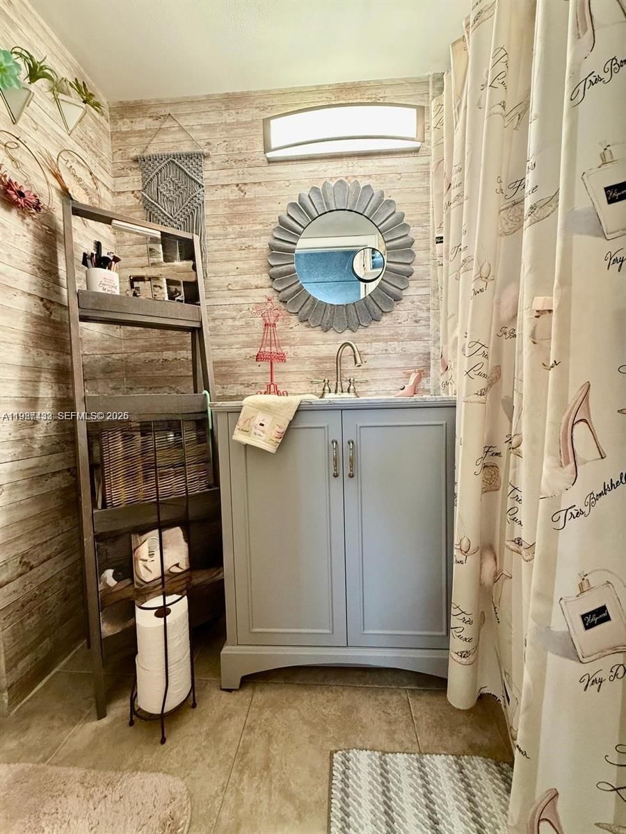 Real estate property located at 10616 10th St #104, Broward, Fairview At Pembroke Poin, Pembroke Pines, FL