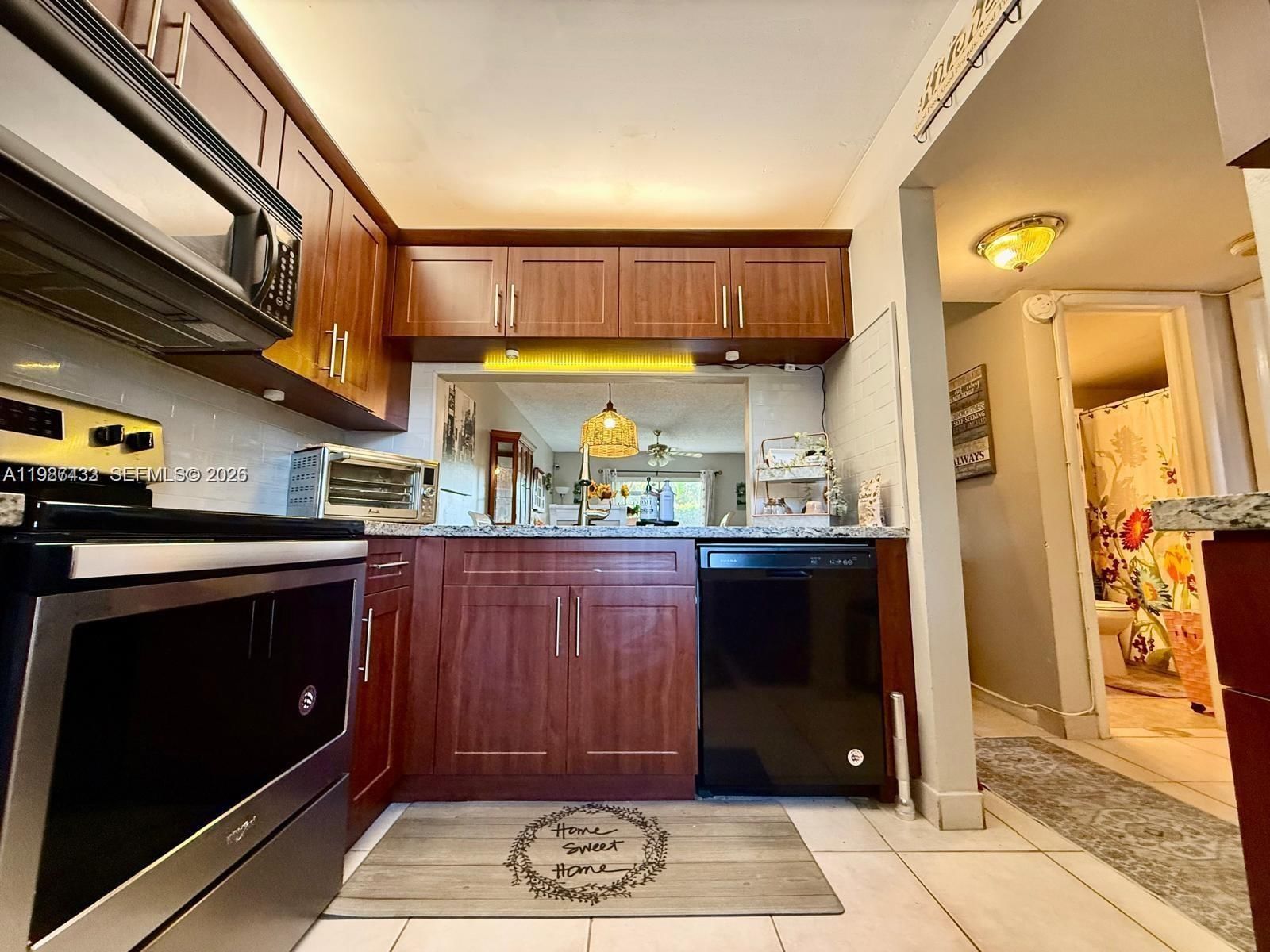 Real estate property located at 10616 10th St #104, Broward, Fairview At Pembroke Poin, Pembroke Pines, FL