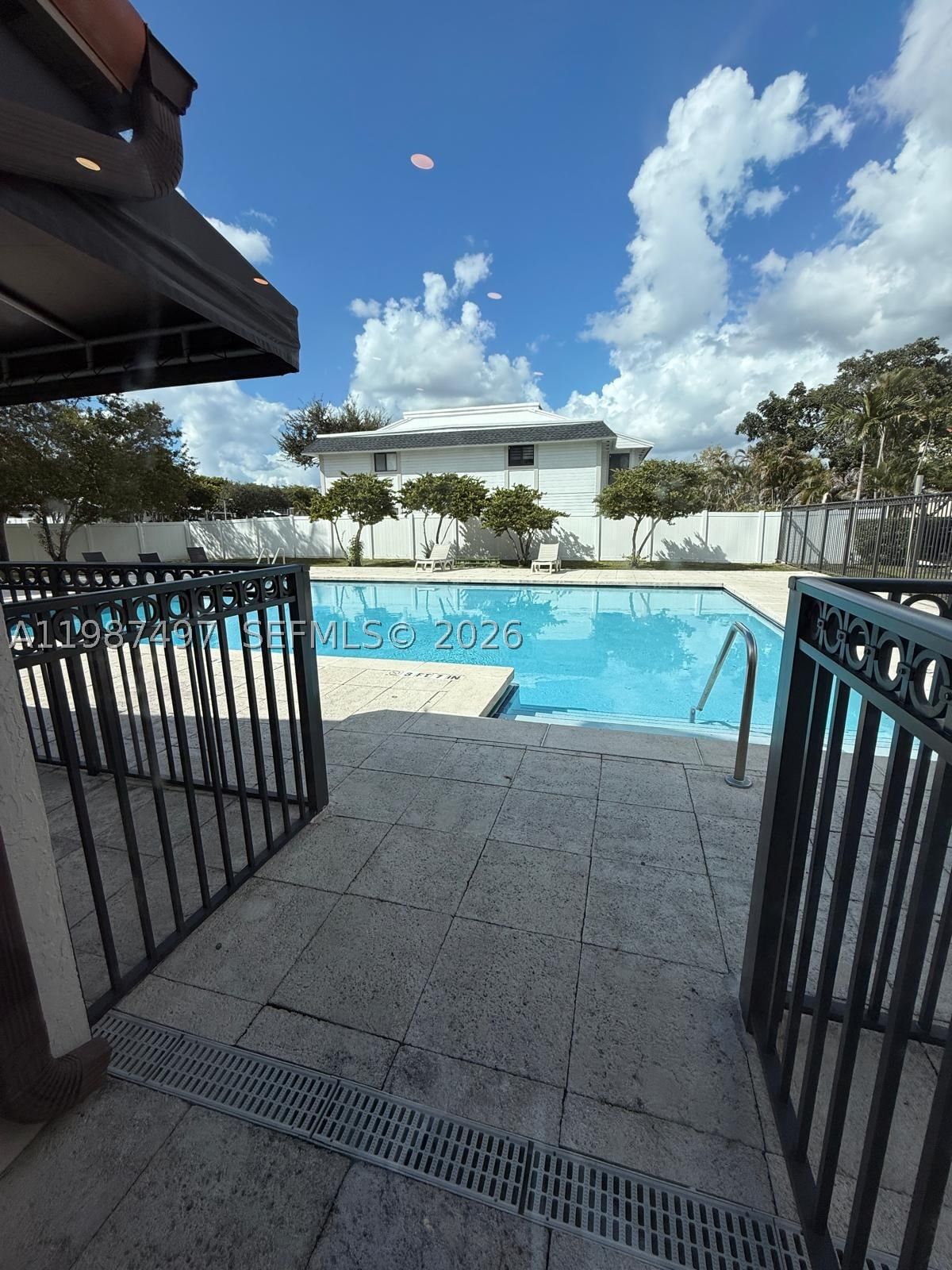 Real estate property located at 6045 186th St #115, Miami-dade, Mirassou Condo, Hialeah, FL
