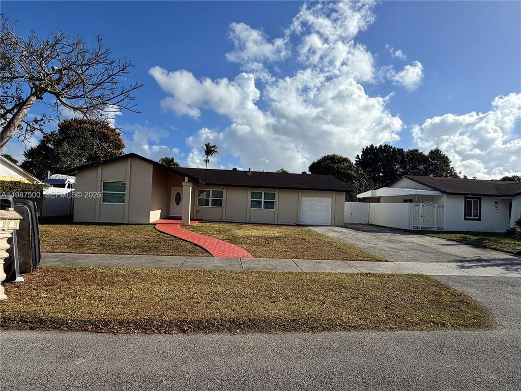 Real estate property located at 14932 65th Ter, Miami-dade, Westwind Lakes Sec 2, Miami, FL