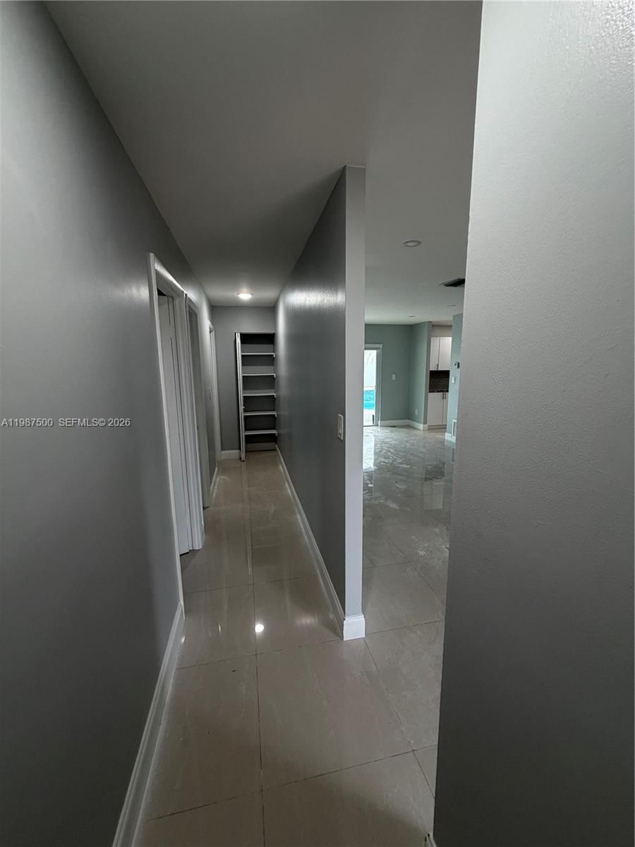 Real estate property located at 14932 65th Ter, Miami-dade, Westwind Lakes Sec 2, Miami, FL