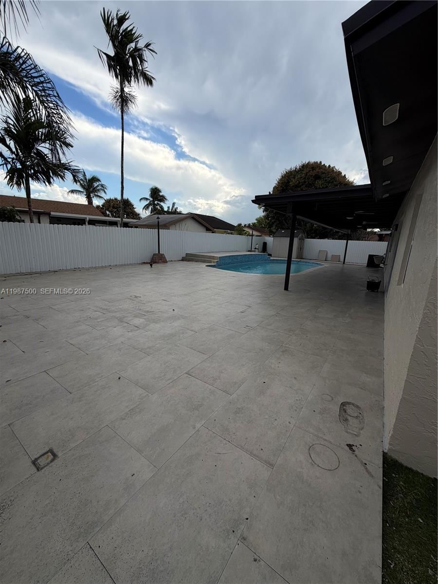 Real estate property located at 14932 65th Ter, Miami-dade, Westwind Lakes Sec 2, Miami, FL