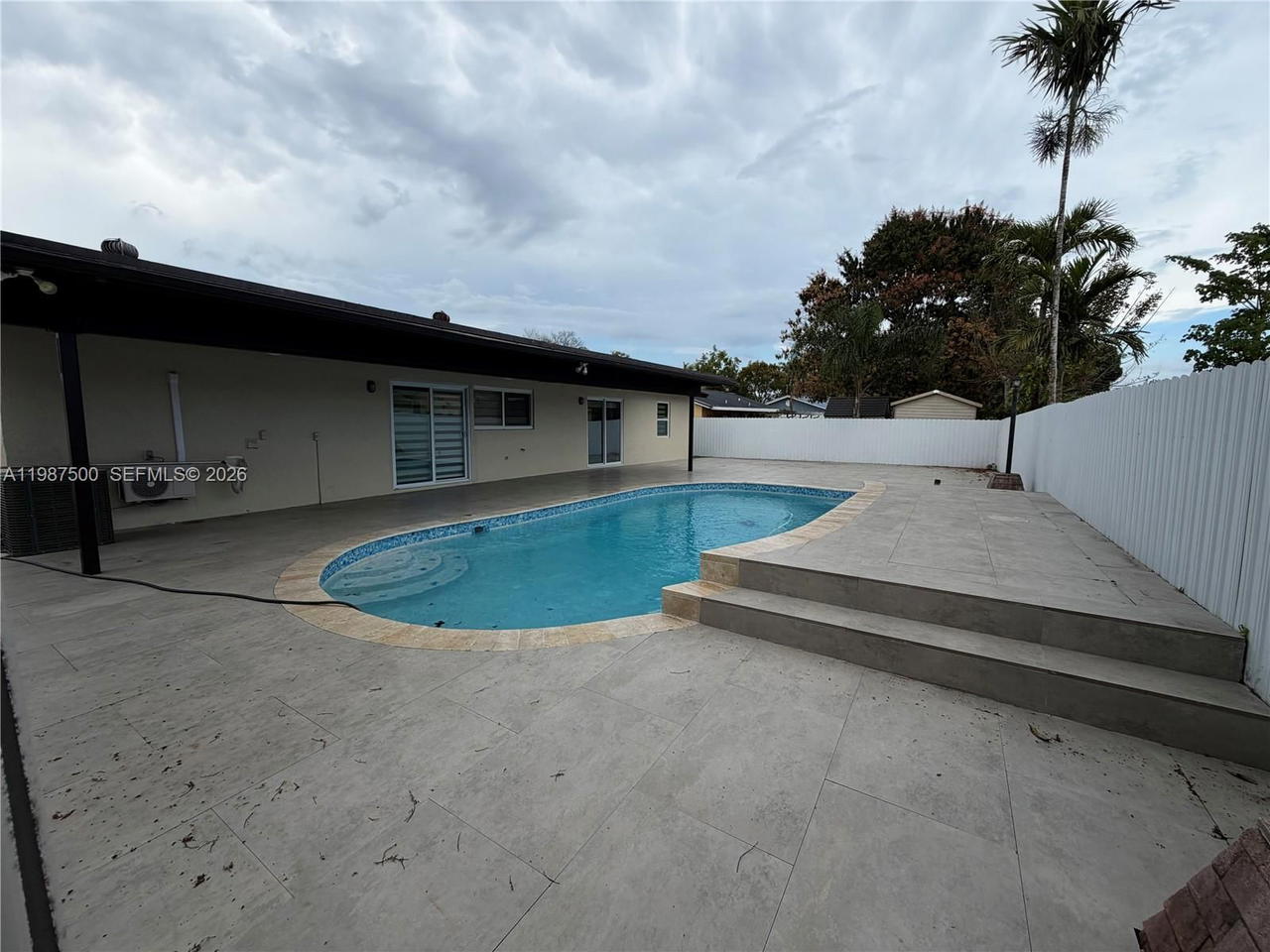Real estate property located at 14932 65th Ter, Miami-dade, Westwind Lakes Sec 2, Miami, FL