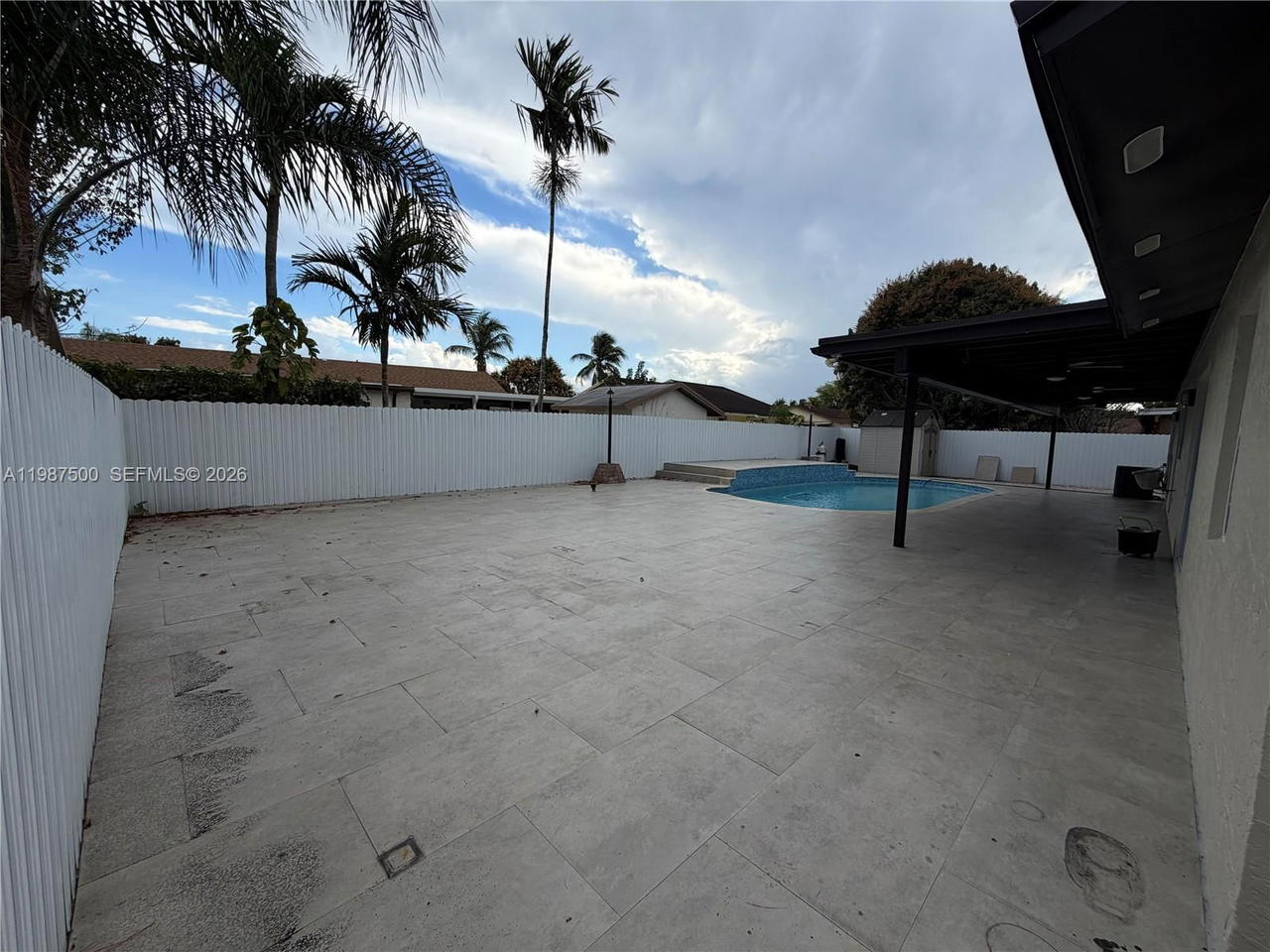 Real estate property located at 14932 65th Ter, Miami-dade, Westwind Lakes Sec 2, Miami, FL