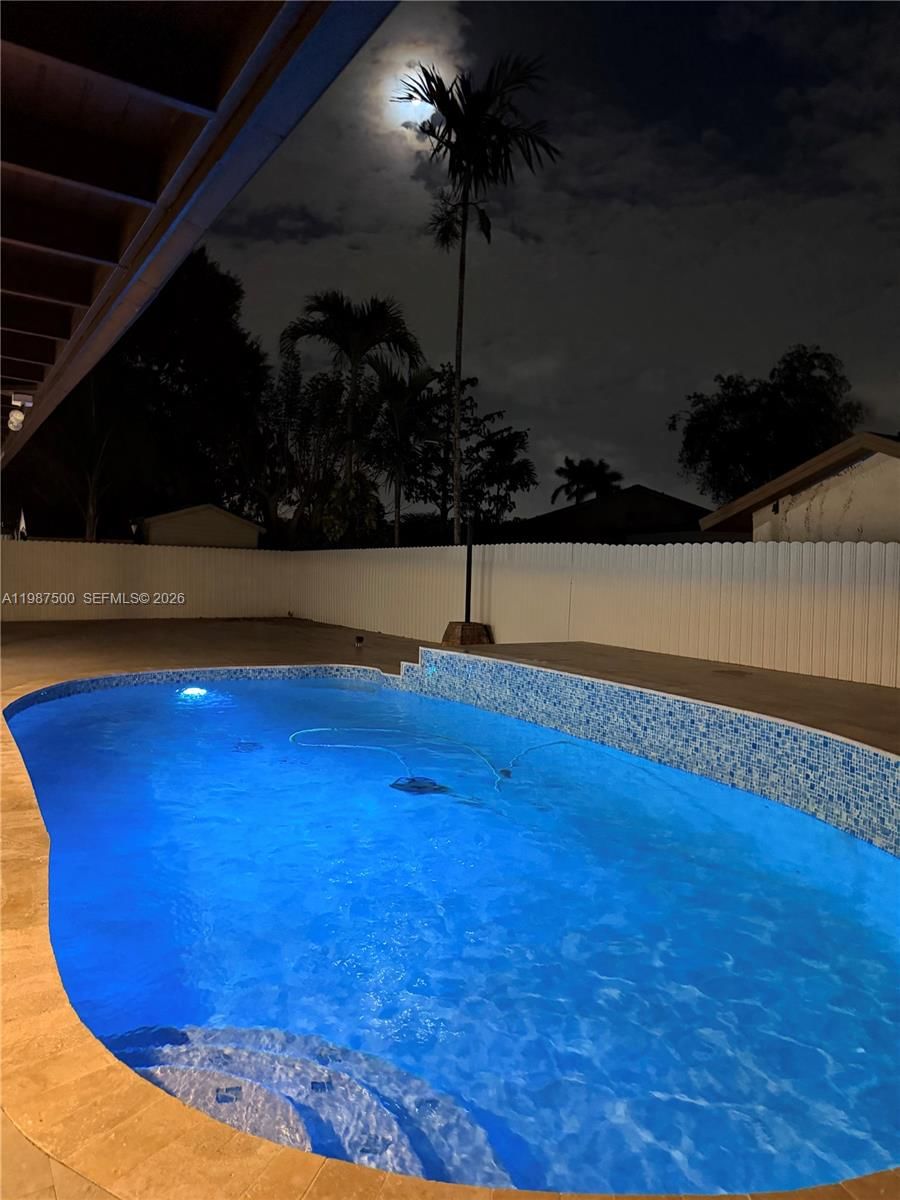 Real estate property located at 14932 65th Ter, Miami-dade, Westwind Lakes Sec 2, Miami, FL