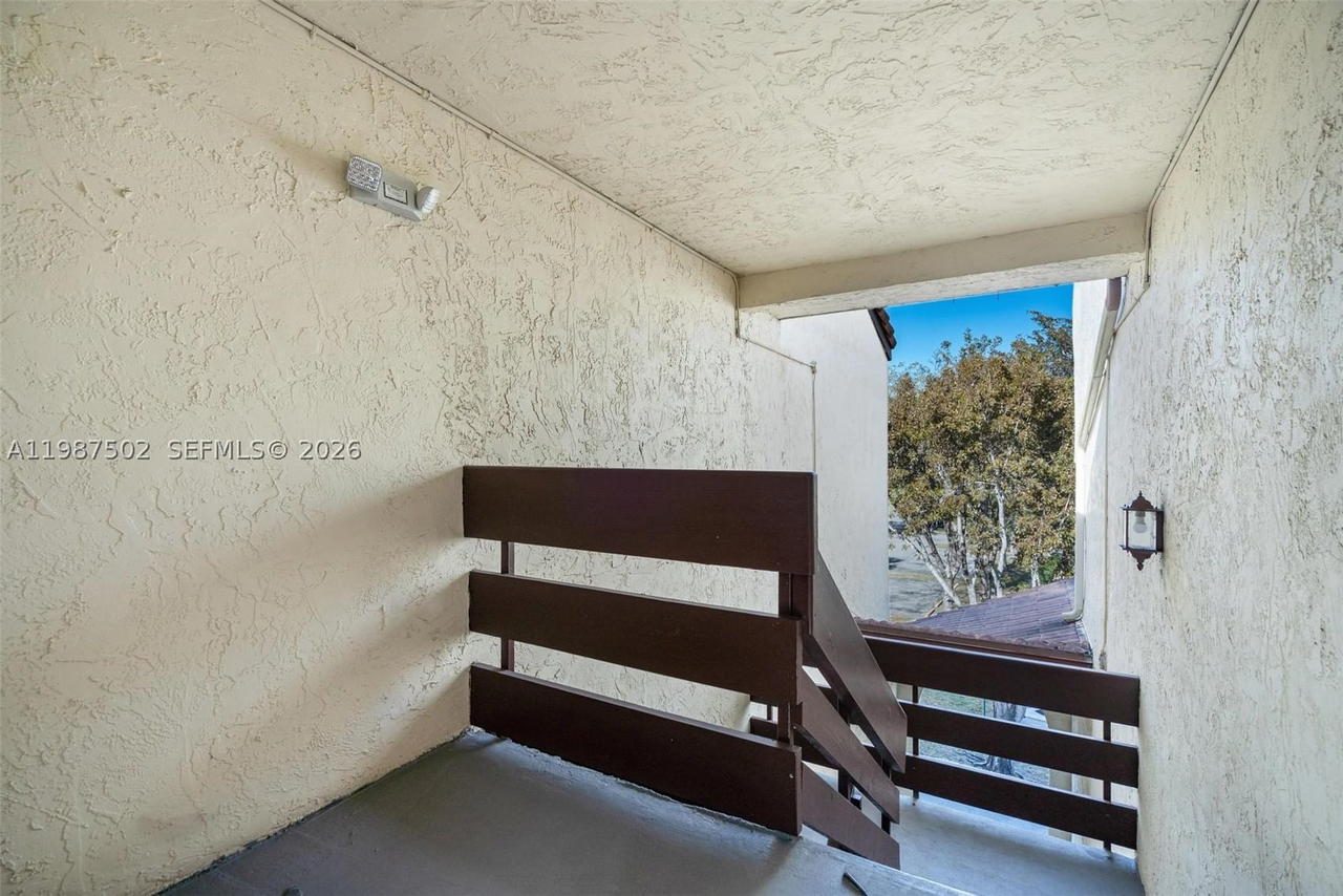Real estate property located at 9040 125th Ave D408, Miami-dade, Kenland Bend South Condo, Miami, FL