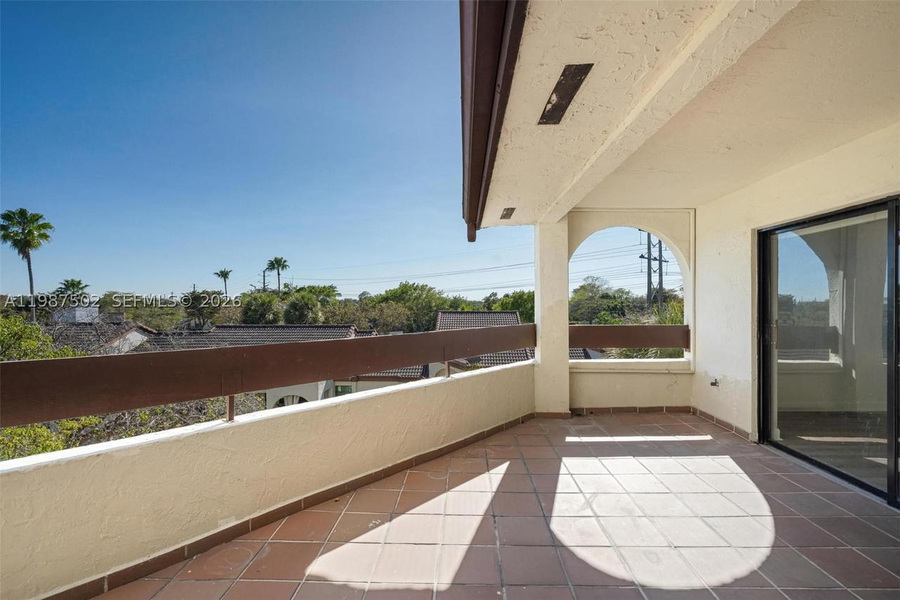 Real estate property located at 9040 125th Ave D408, Miami-dade, Kenland Bend South Condo, Miami, FL