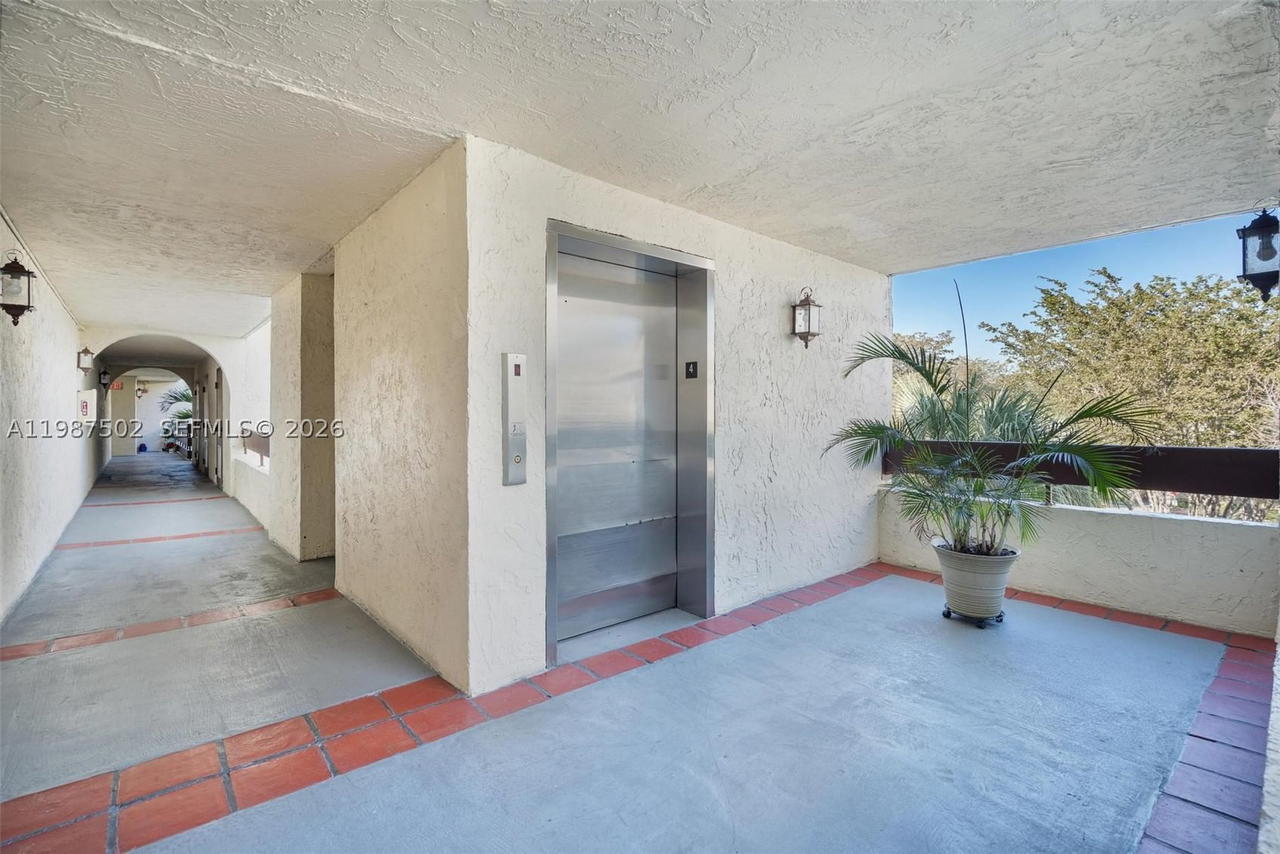 Real estate property located at 9040 125th Ave D408, Miami-dade, Kenland Bend South Condo, Miami, FL