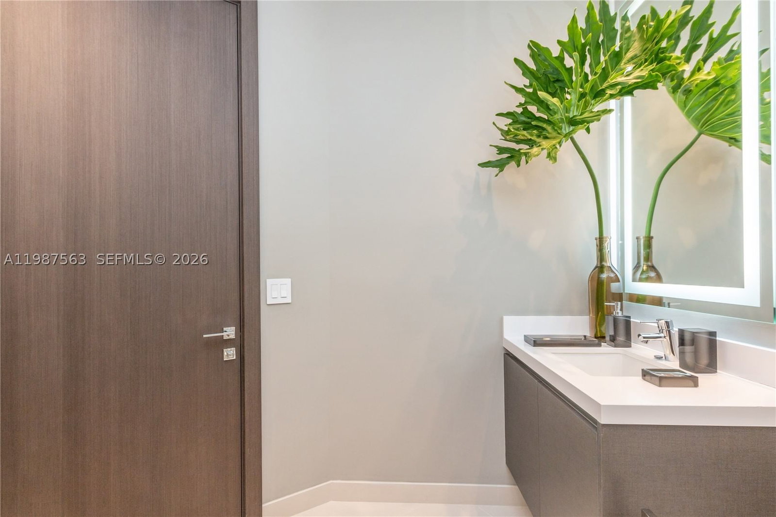 Real estate property located at 851 1st Ave PH 4611, Miami-dade, Paramount Miami Worldcent, Miami, FL