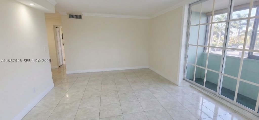 Real estate property located at 5055 7th St #206, Miami-dade, Half Moon Towers Condo, Miami, FL