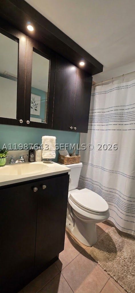 Real estate property located at 5055 7th St #206, Miami-dade, Half Moon Towers Condo, Miami, FL