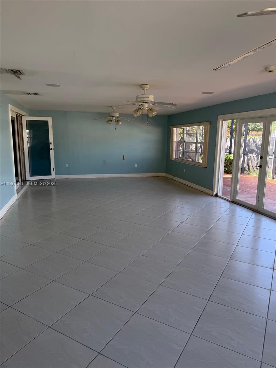 Real estate property located at 1220 103rd Ct, Miami-dade, Las Palmas Condo 9/5, Miami, FL