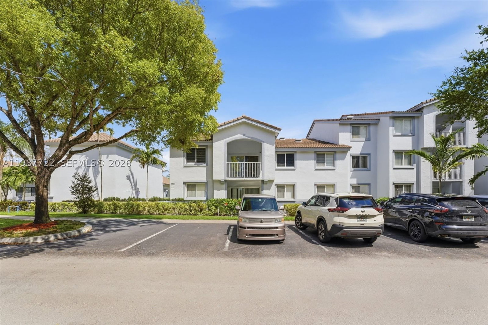 Real estate property located at 2640 University Dr #230, Broward, Royal Grand Condo, Davie, FL