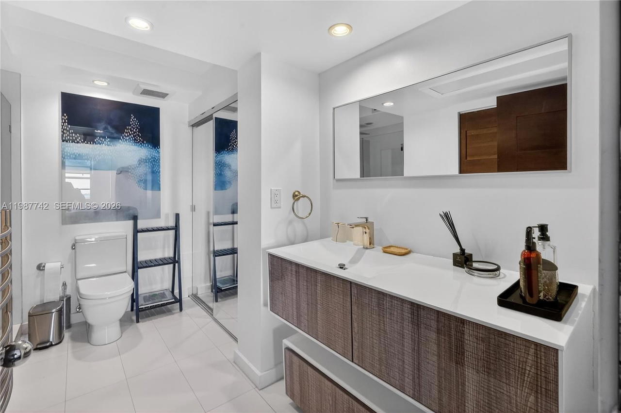 Real estate property located at 6770 Indian Creek Dr #15F, Miami-dade, Aquasol Condo, Miami Beach, FL