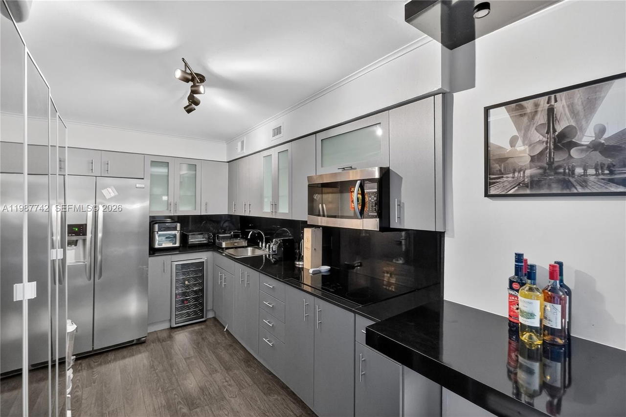 Real estate property located at 6770 Indian Creek Dr #15F, Miami-dade, Aquasol Condo, Miami Beach, FL