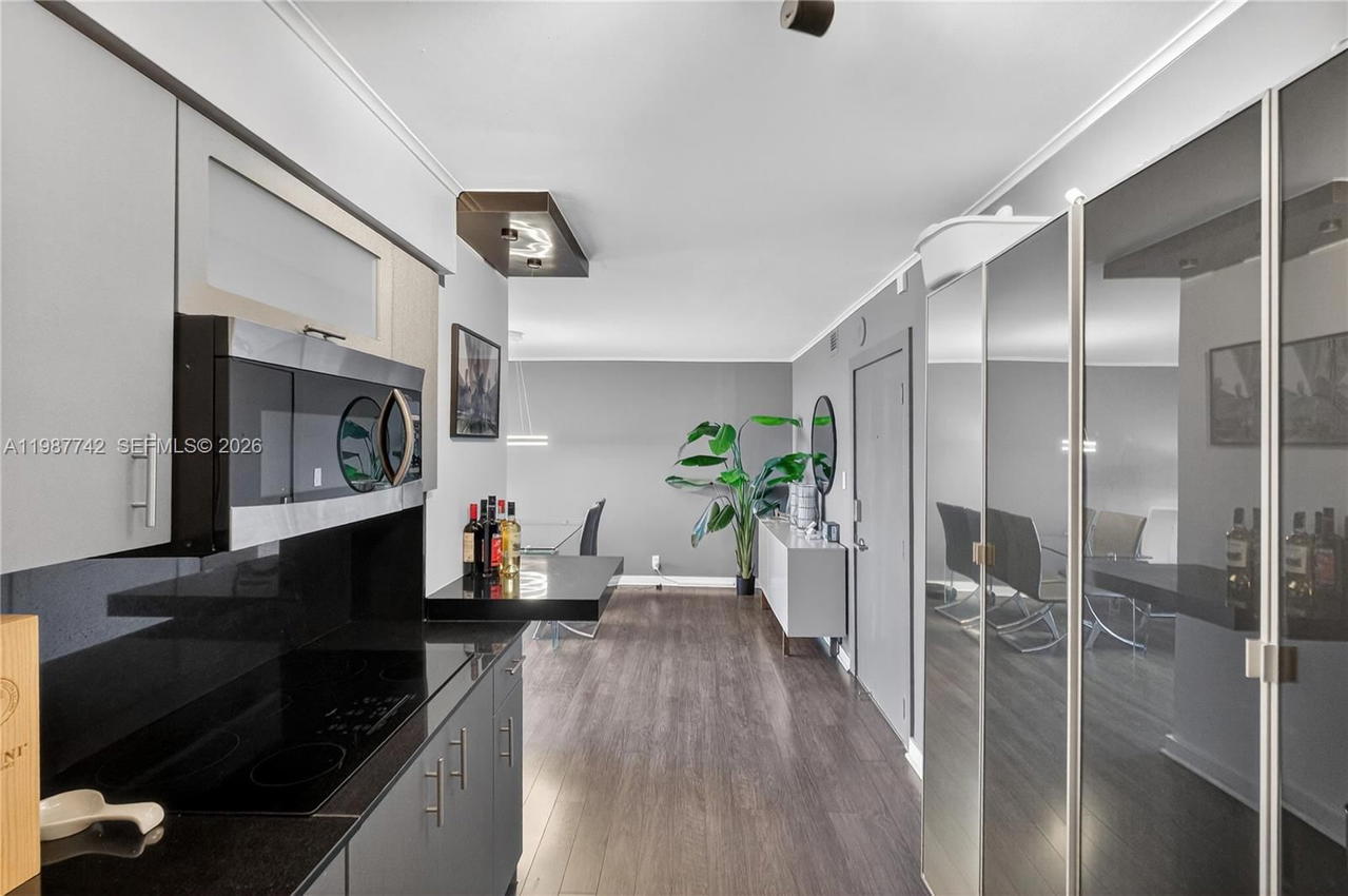 Real estate property located at 6770 Indian Creek Dr #15F, Miami-dade, Aquasol Condo, Miami Beach, FL