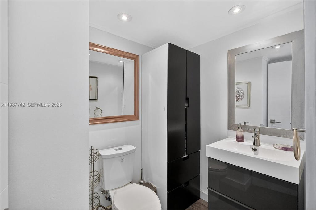 Real estate property located at 6770 Indian Creek Dr #15F, Miami-dade, Aquasol Condo, Miami Beach, FL