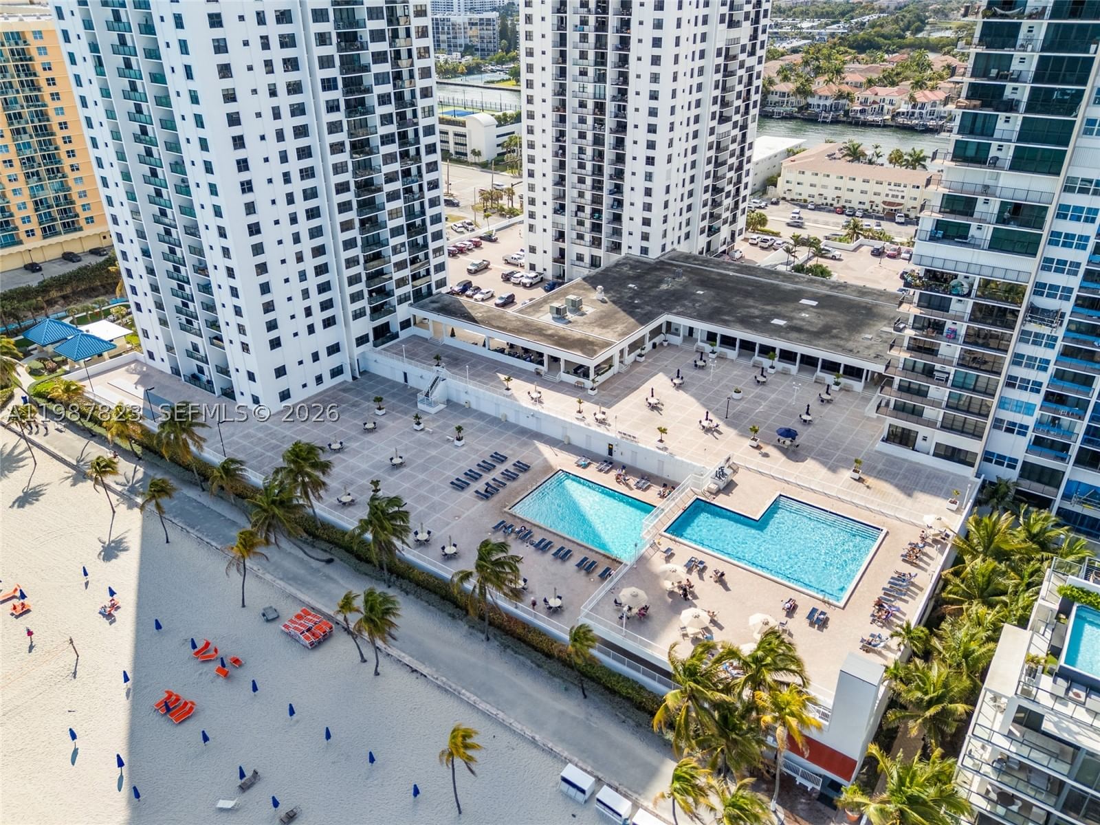 Real estate property located at 2101 Ocean Dr #2304, Broward, Quadomain Tower I And Iv, Hollywood, FL