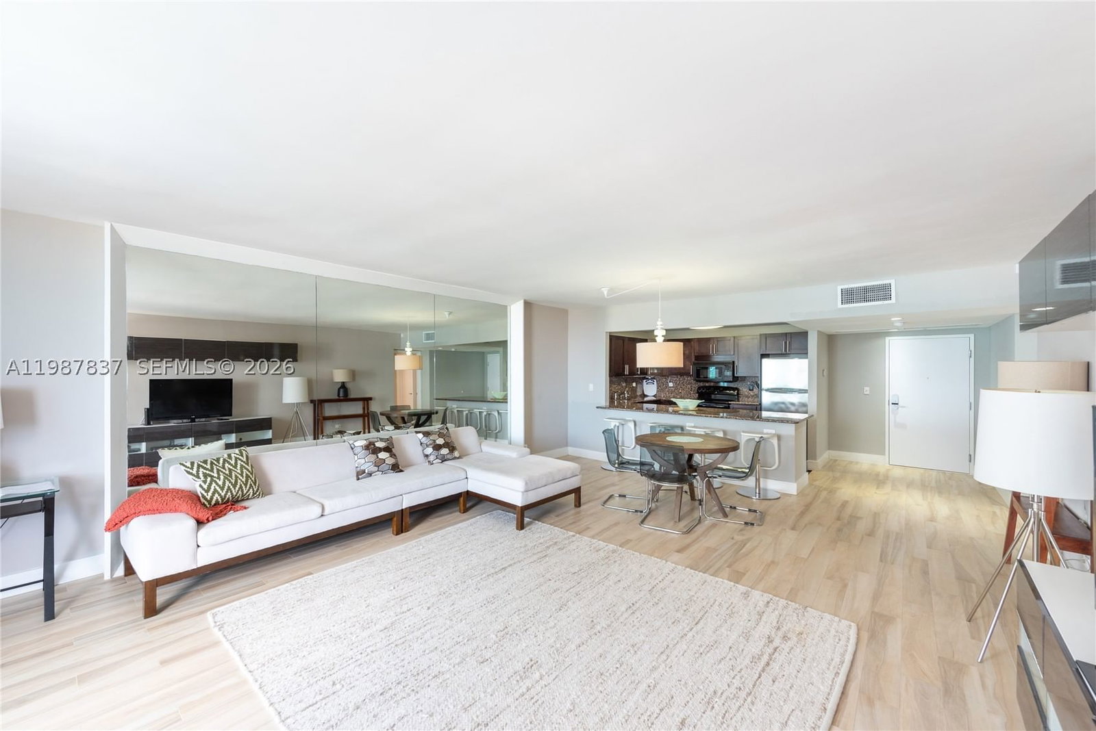 Real estate property located at 2301 Collins Ave #1009, Miami-dade, Roney Palace Condo, Miami Beach, FL