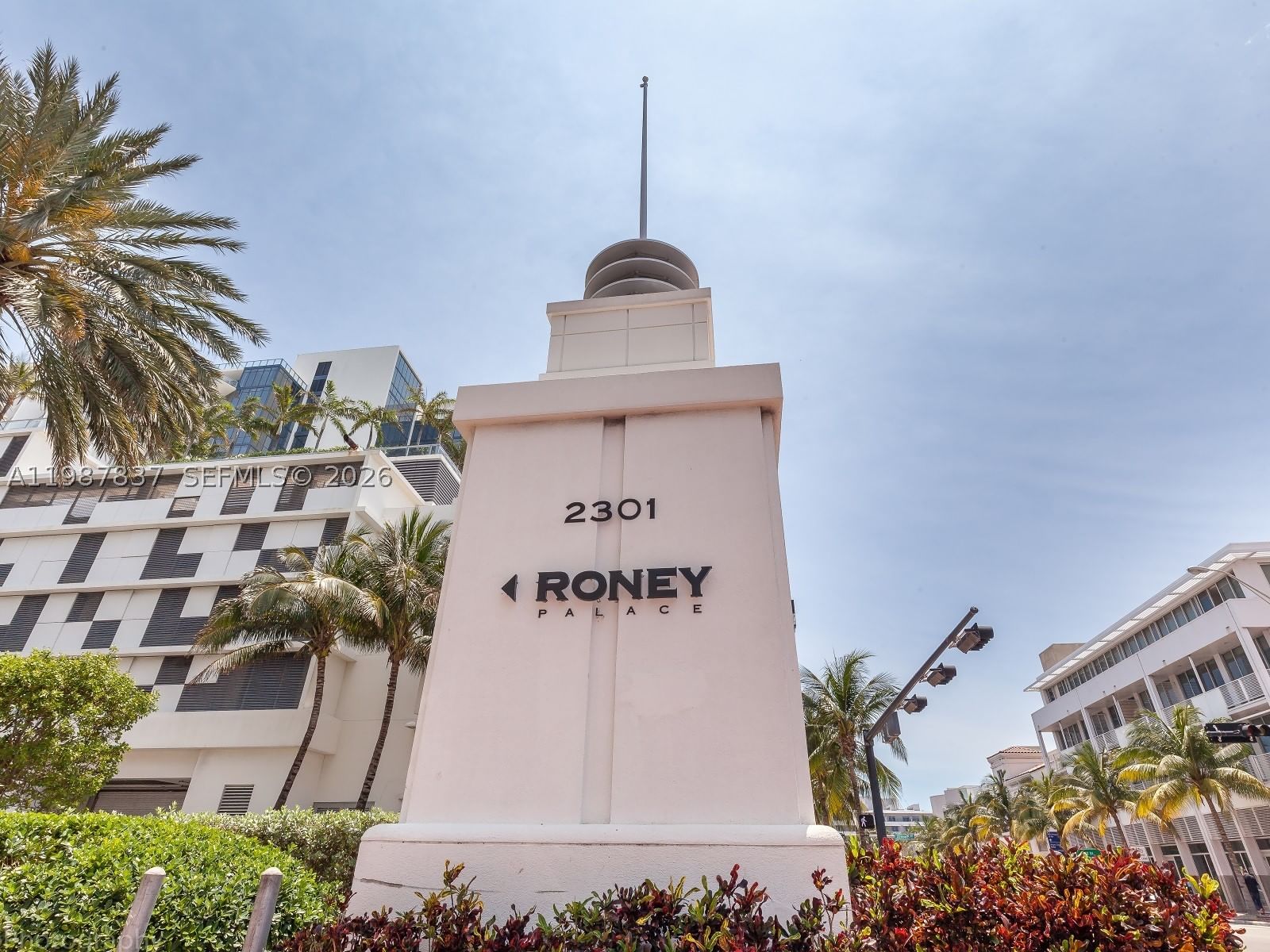 Real estate property located at 2301 Collins Ave #1009, Miami-dade, Roney Palace Condo, Miami Beach, FL