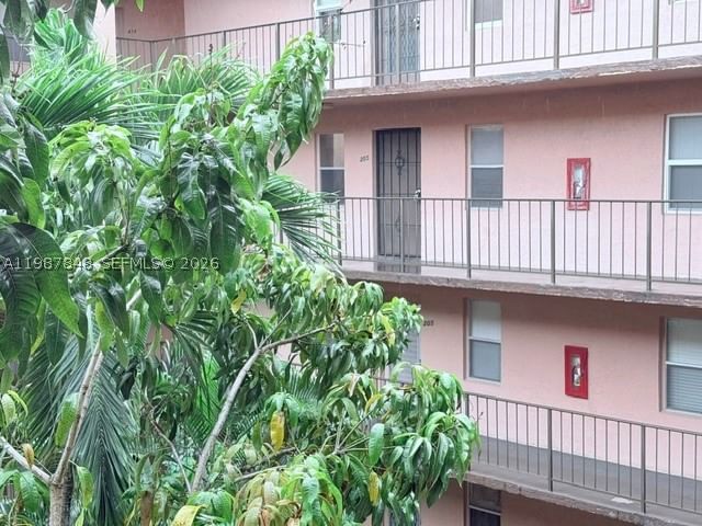 Real estate property located at 2841 Somerset Dr #305, Broward, Somerset No 4 Condo, Lauderdale Lakes, FL
