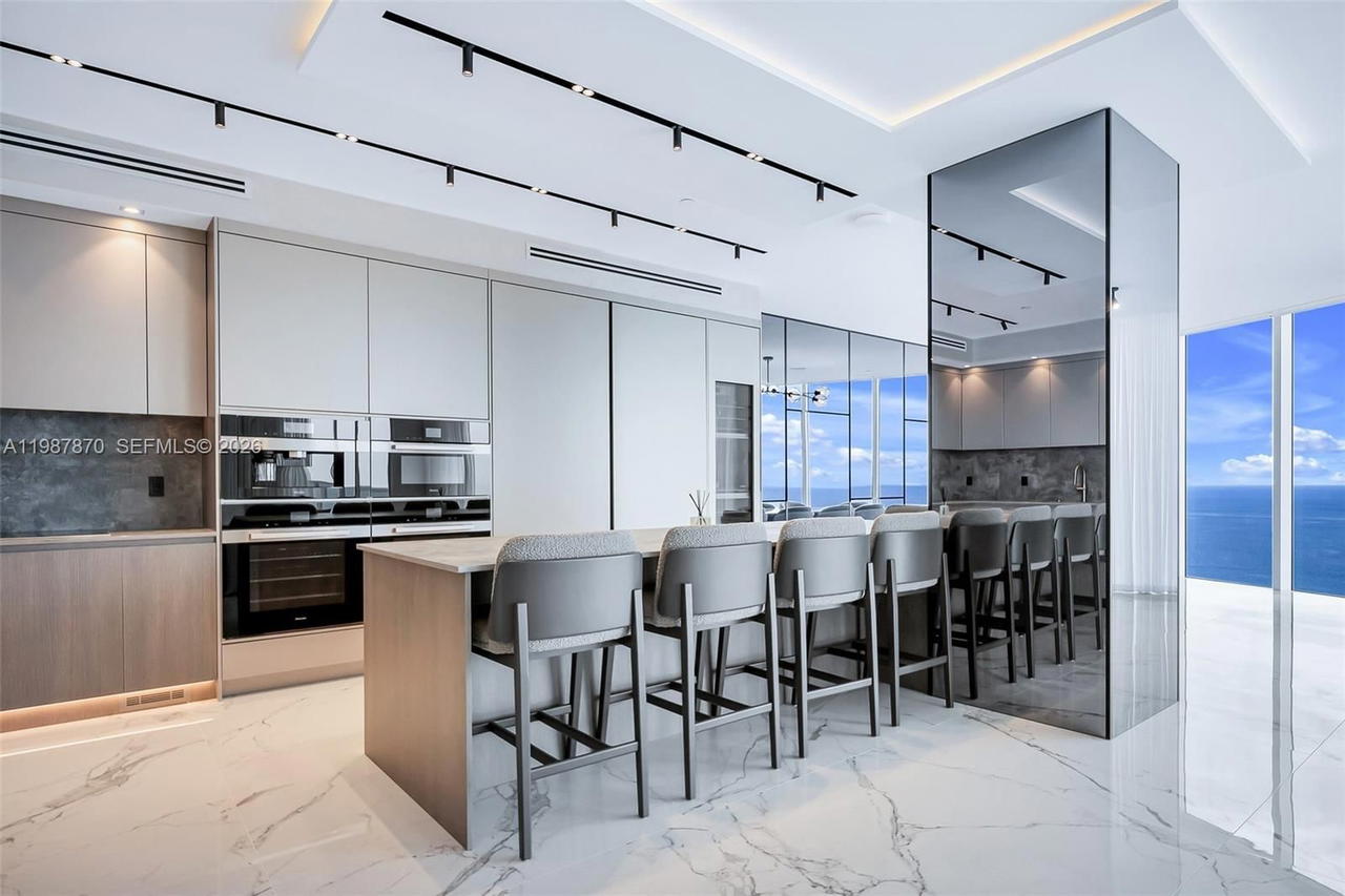 Real estate property located at 2711 Ocean Dr #3905, Broward, Trump Hollywood, Hollywood, FL
