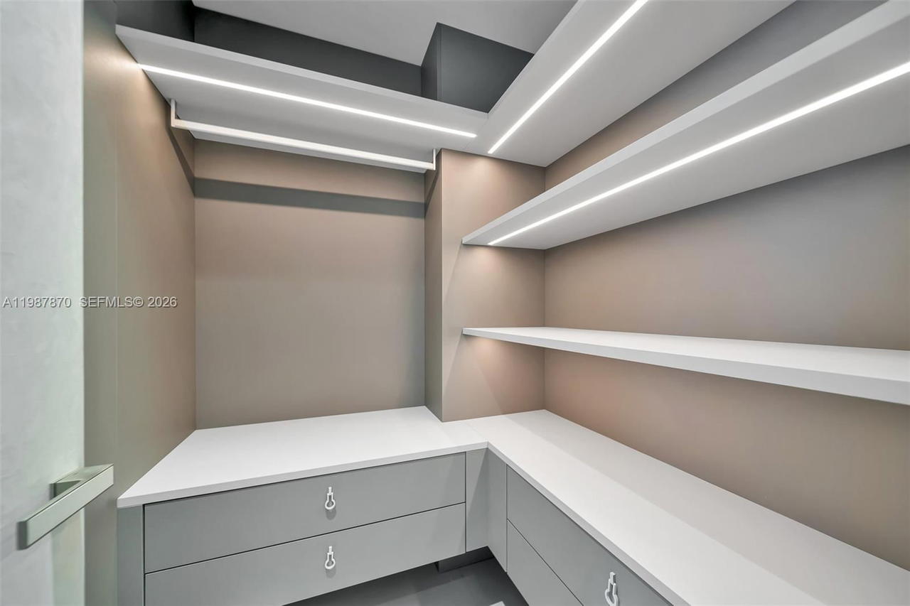 Real estate property located at 2711 Ocean Dr #3905, Broward, Trump Hollywood, Hollywood, FL